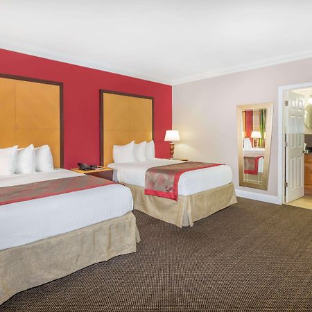 Ramada By Wyndham Miami Springs/Miami International Airport Hotel Exterior foto