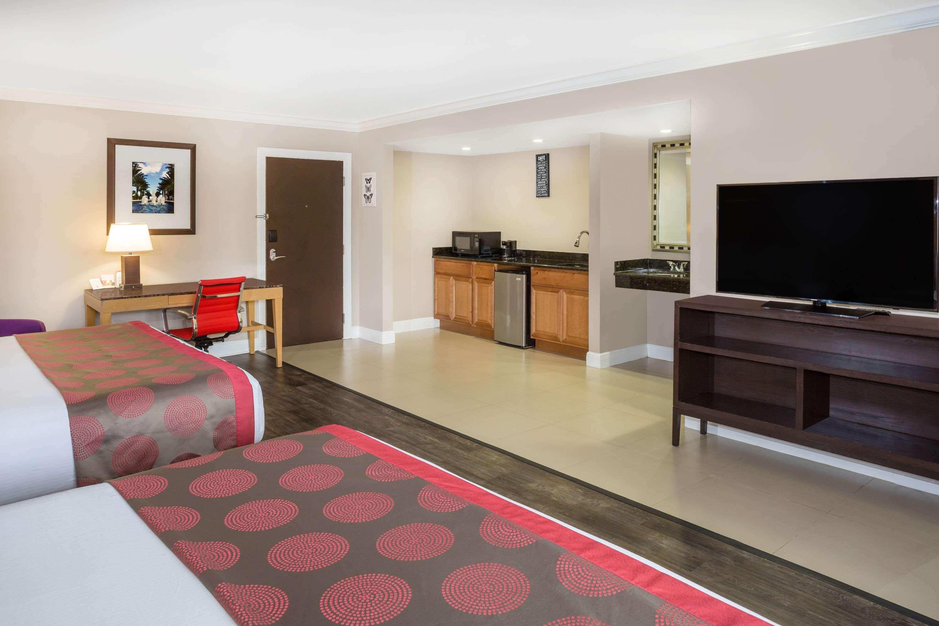 Ramada By Wyndham Miami Springs/Miami International Airport Hotel Exterior foto