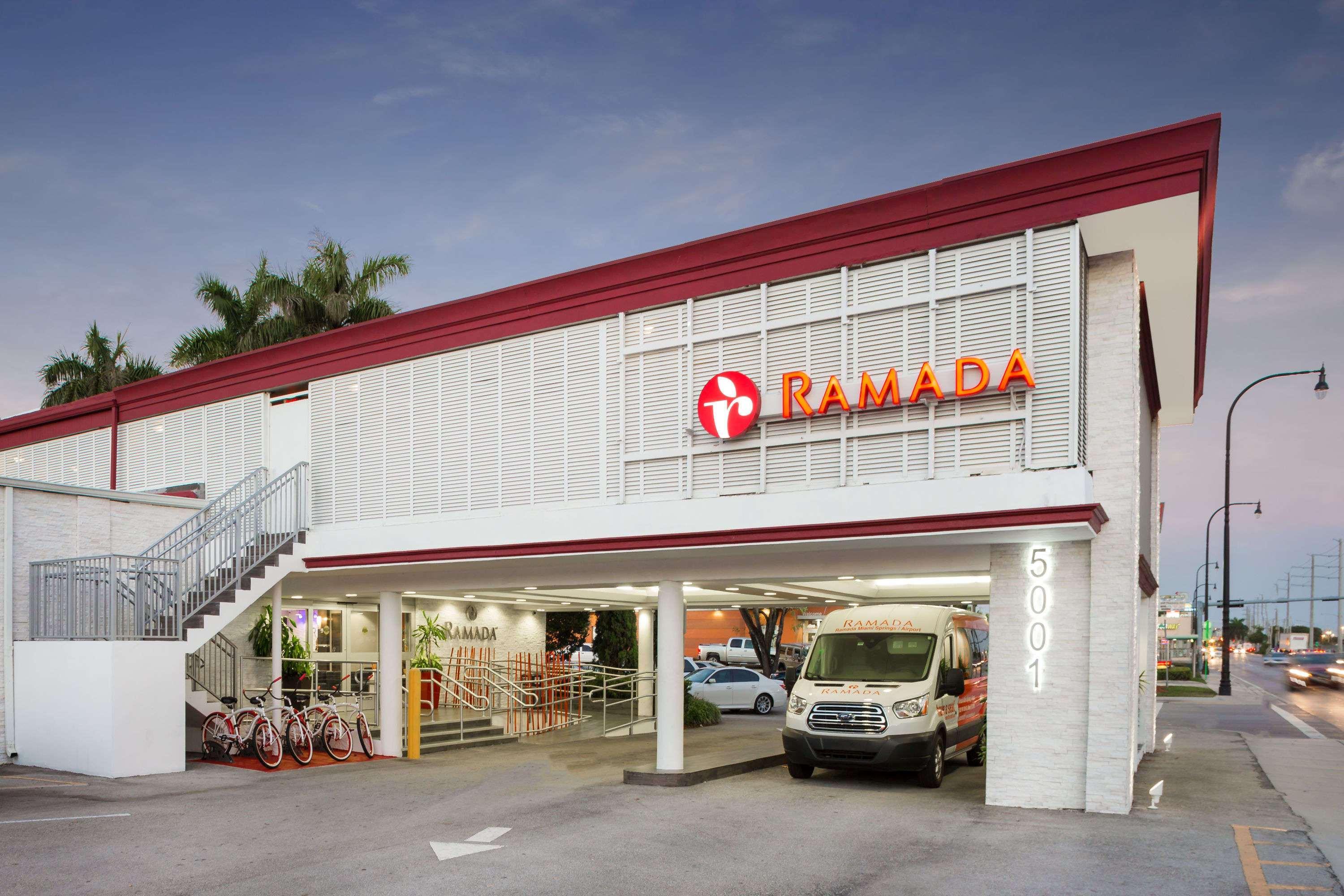Ramada By Wyndham Miami Springs/Miami International Airport Hotel Exterior foto
