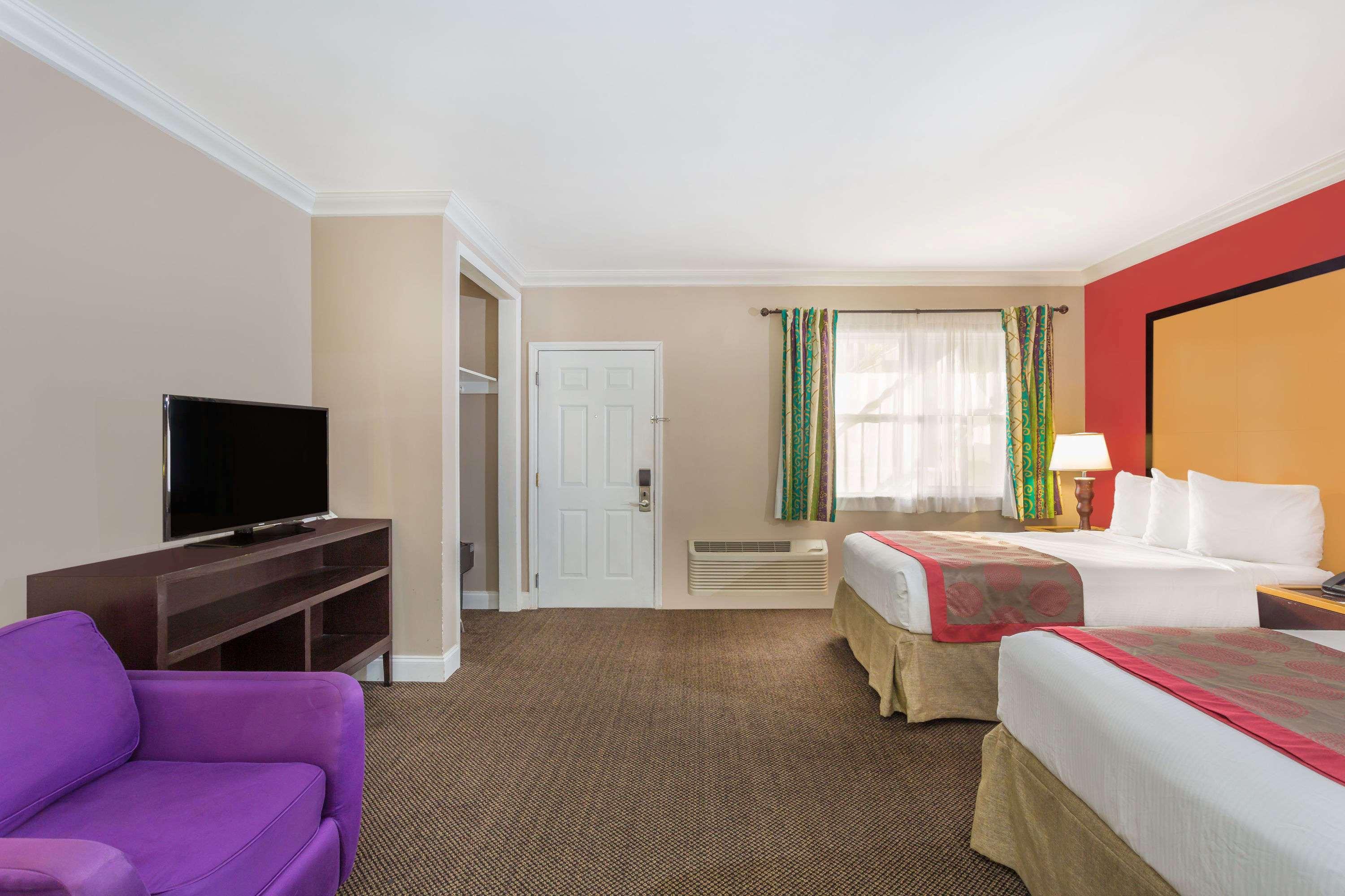 Ramada By Wyndham Miami Springs/Miami International Airport Hotel Exterior foto