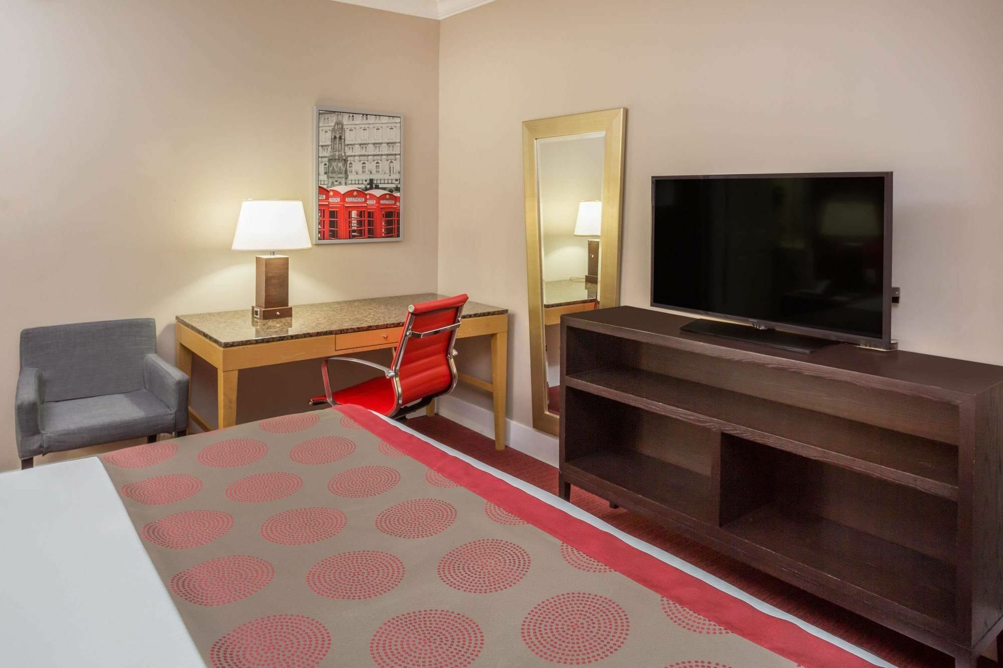 Ramada By Wyndham Miami Springs/Miami International Airport Hotel Exterior foto